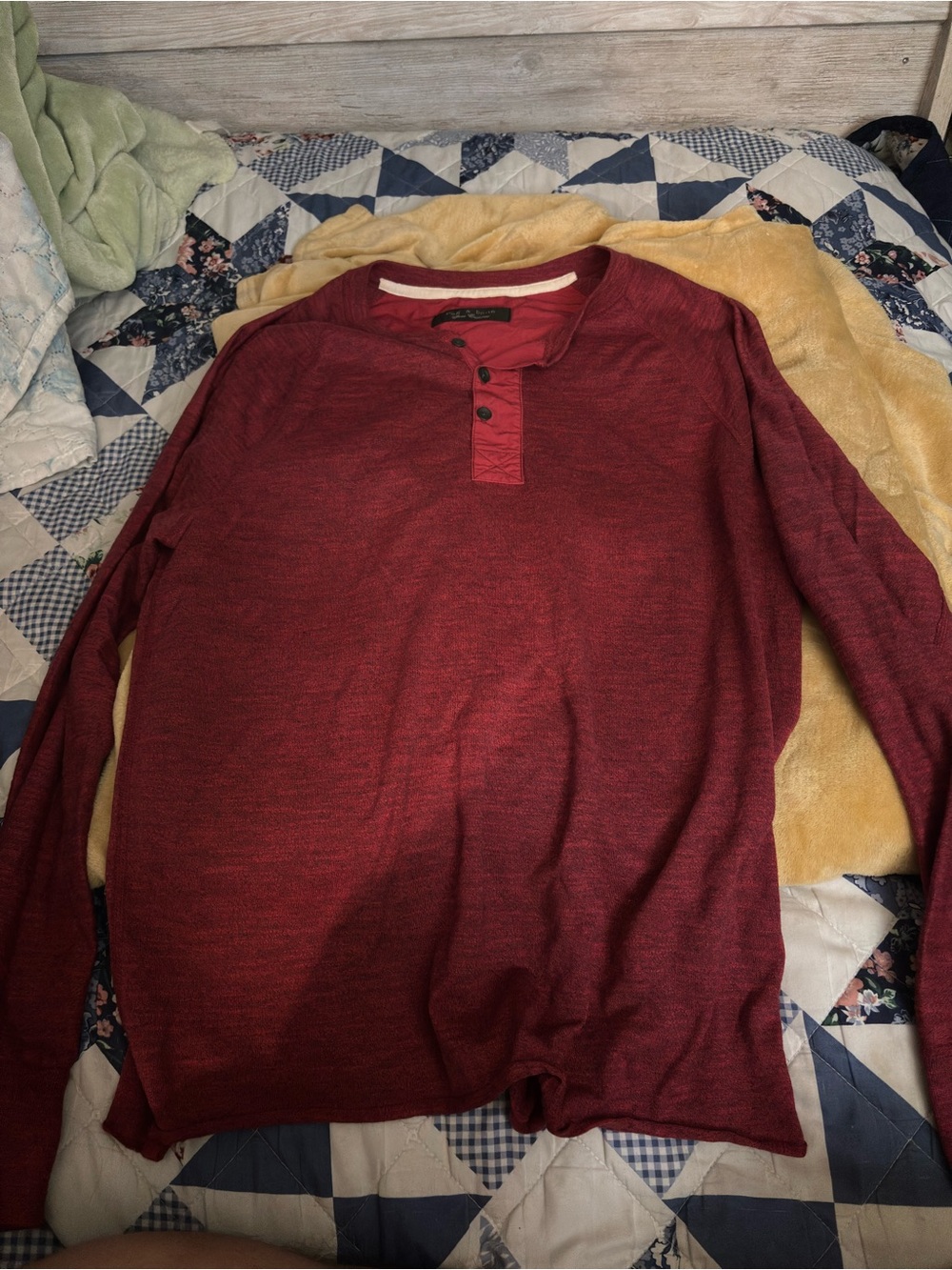 rag & bone Men's Burgundy Long-Sleeve Henley